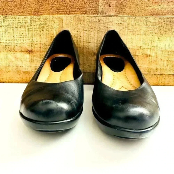 Earth Tamarack Leather Pumps - Picture 4 of 10